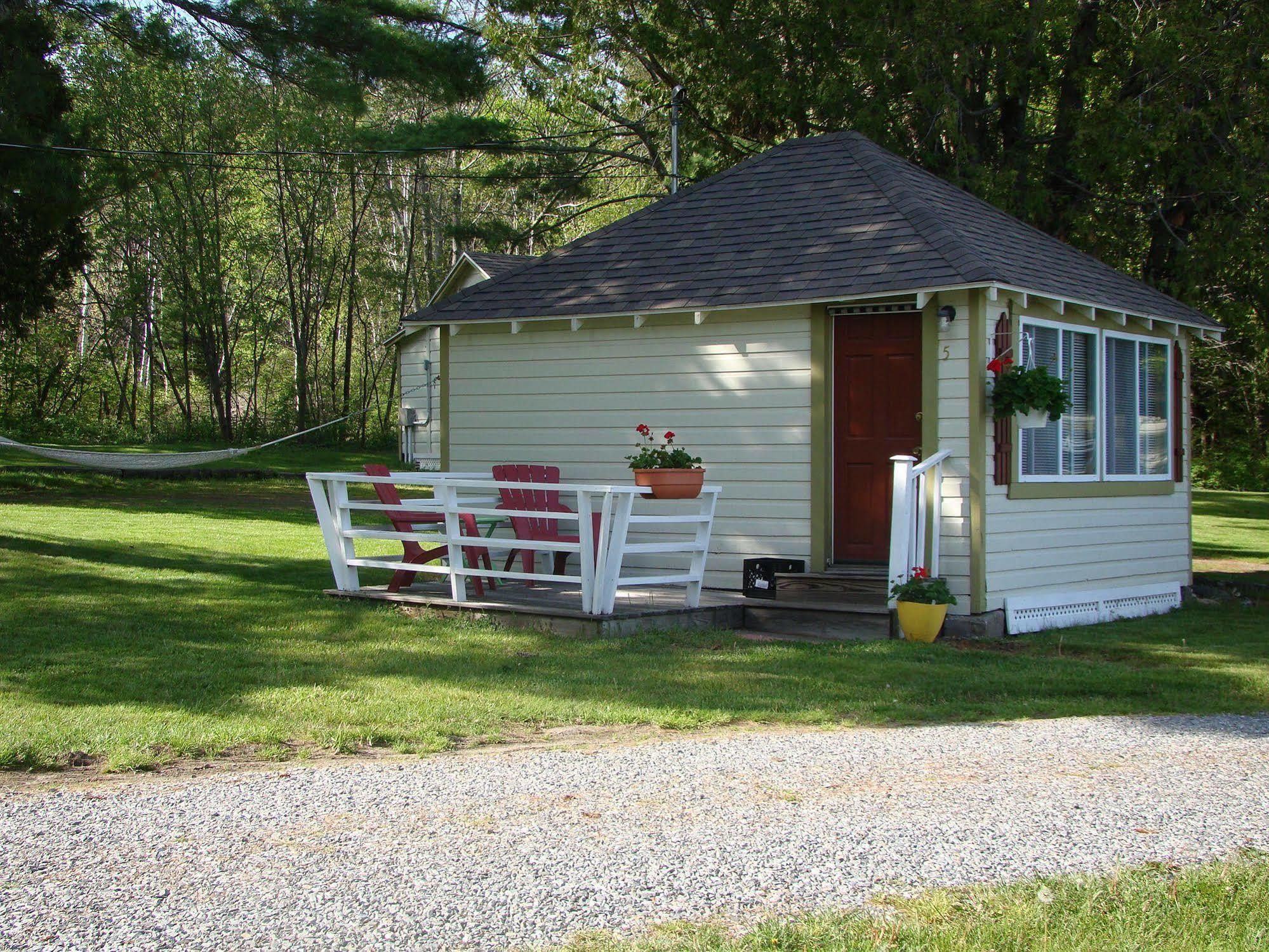 Bay Leaf Cottages & Bistro Lincolnville Exterior photo