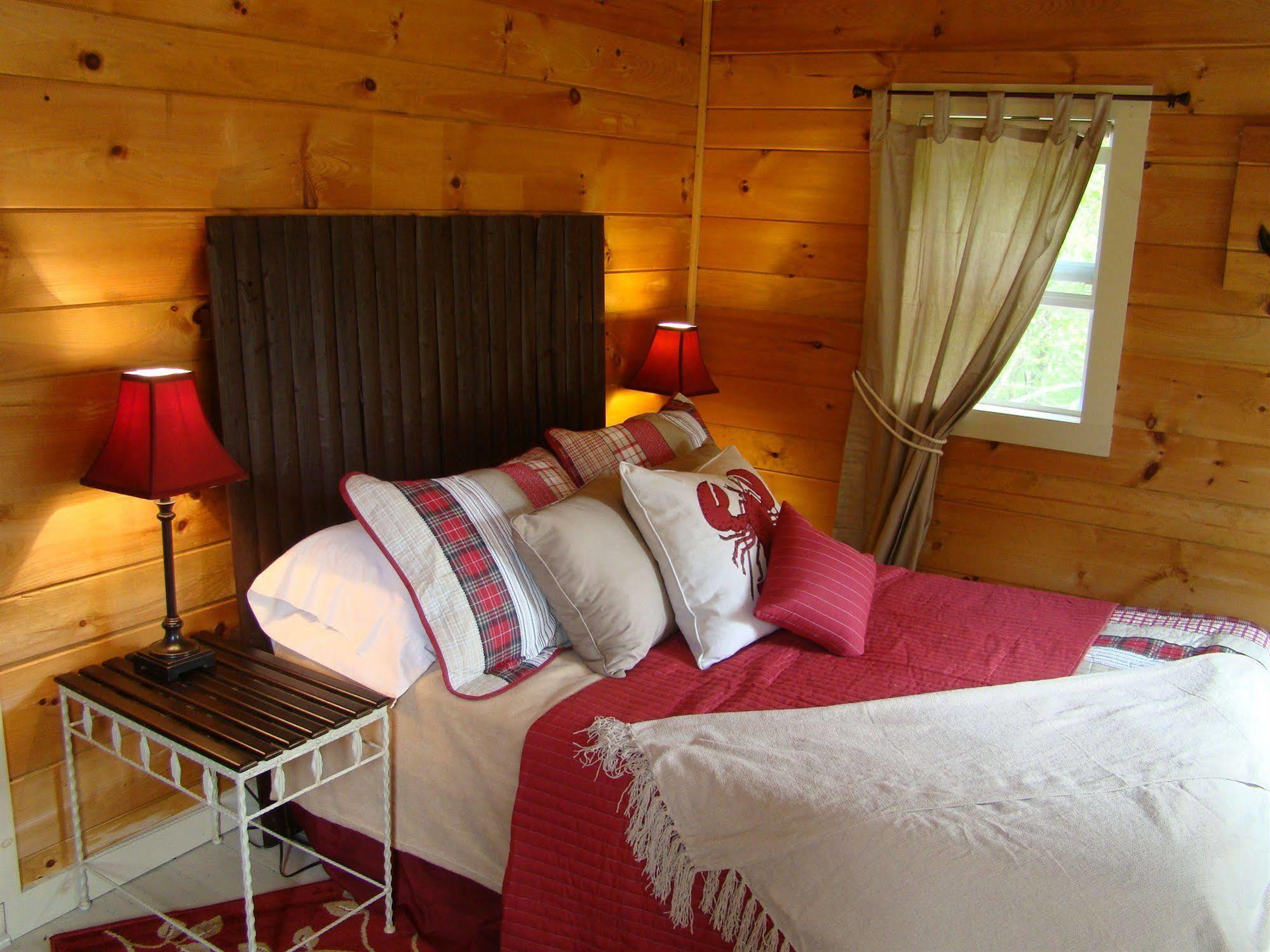 Bay Leaf Cottages & Bistro Lincolnville Room photo
